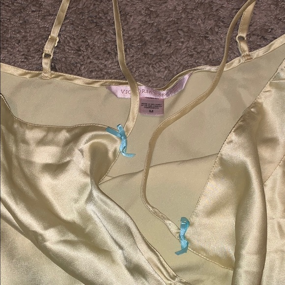 VS nightgown!! - Picture 2 of 2